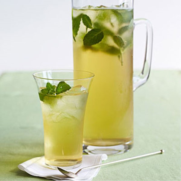 El té verde frío es una bebida recurrente entre los deportistas
